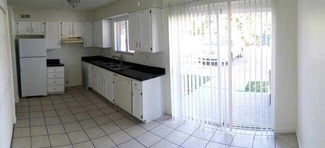 Foto del edificio - 3330 S 700 E