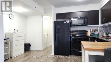 Building Photo - 30 Meadowglen Pl