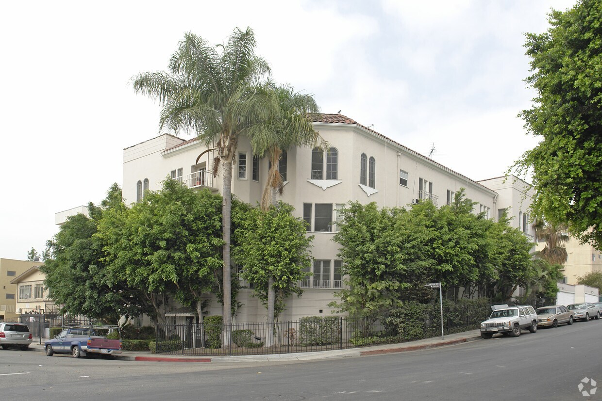 Foto del edificio - 201 S Alexandria Ave