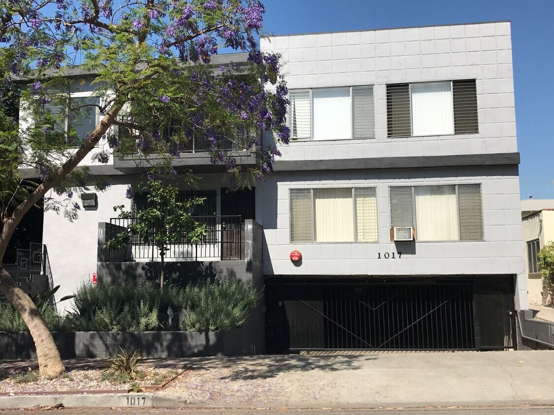 Foto del edificio - 1017 N Spaulding Ave