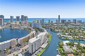 Foto del edificio - 401 Golden Isles Dr