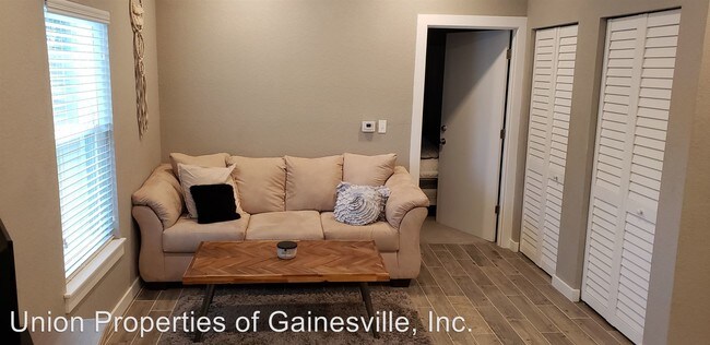 Foto del edificio - 513 SW 12th St