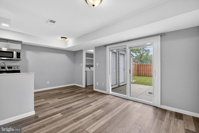 Building Photo - 46 Village Dr