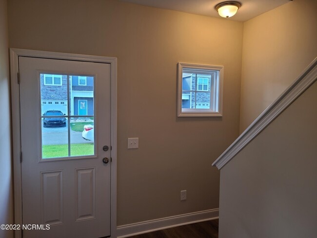 Building Photo - 350 S Stingray Ln