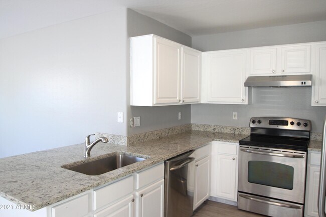 Foto del edificio - 14719 N 148th Ave