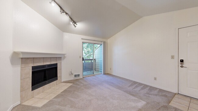 Interior Photo - Hunt Club