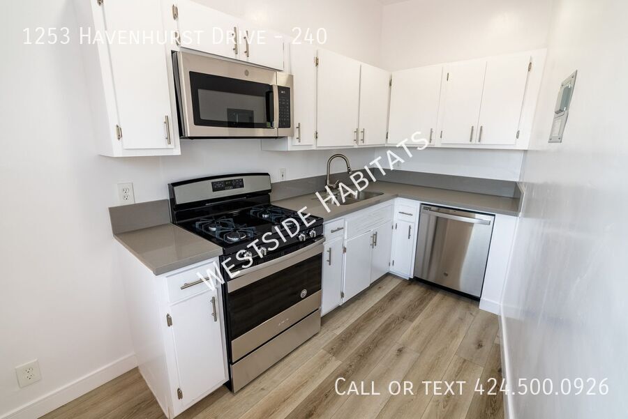 Primary Photo - 1253 Havenhurst Dr