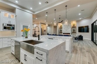 Building Photo - 794 Bolle Way