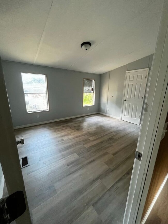 Foto del edificio - SPACIOUS 3BR/2BA Bushnell Home NO APPLICATION FEE!