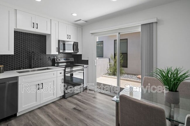Foto del edificio - 6634-6644 Rockglen Ave