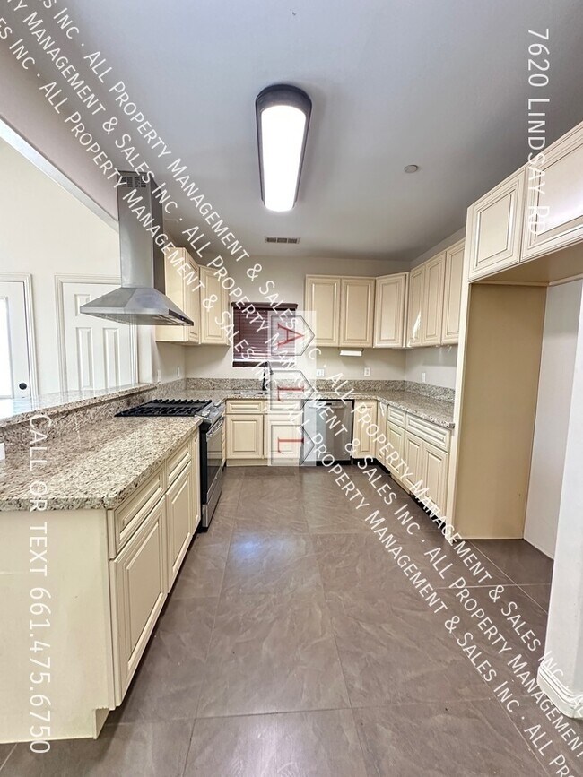 Foto del edificio - 7620 Lindsay Rd