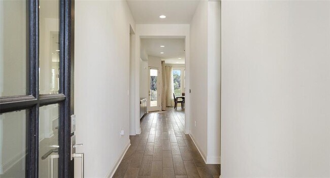 Building Photo - 4901 Globe Mallow Dr