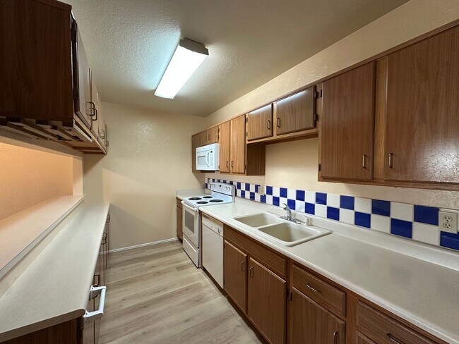 Foto del edificio - 8080 E Speedway Blvd