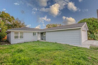 Building Photo - 2120 Godfrey St