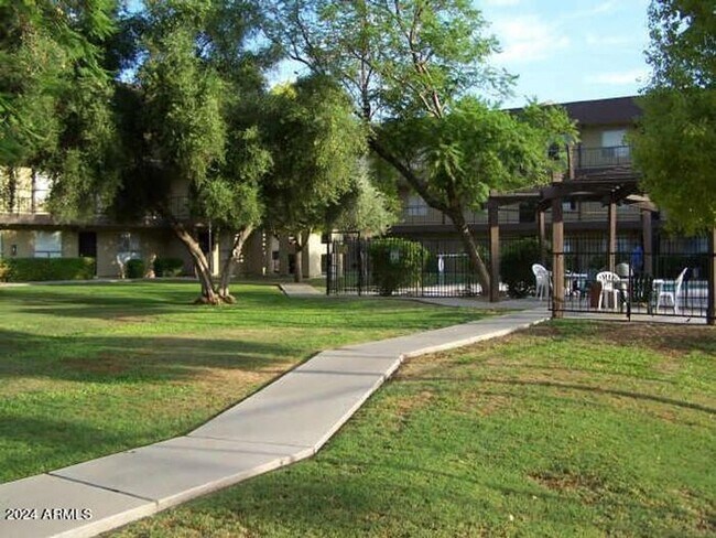 Foto del edificio - 1 bedroom 1-Bath Condo Bldg. 6 Unit #333 Gated Community