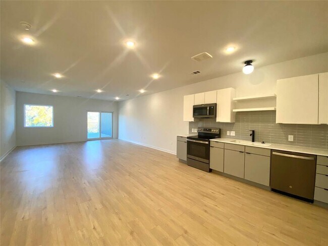 Foto del edificio - 100 Mockingbird Ln