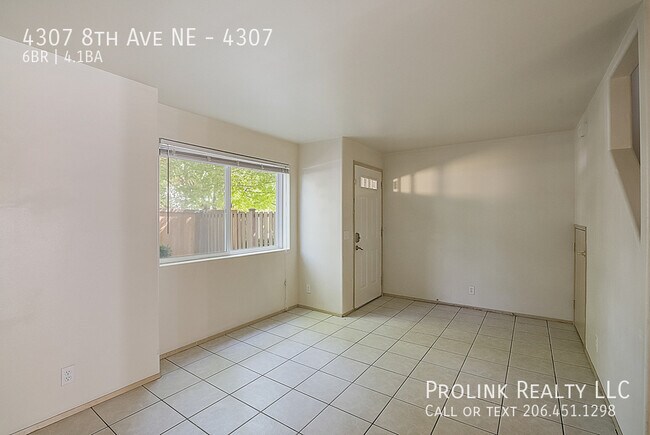 Foto del edificio - 4307 8th Ave NE