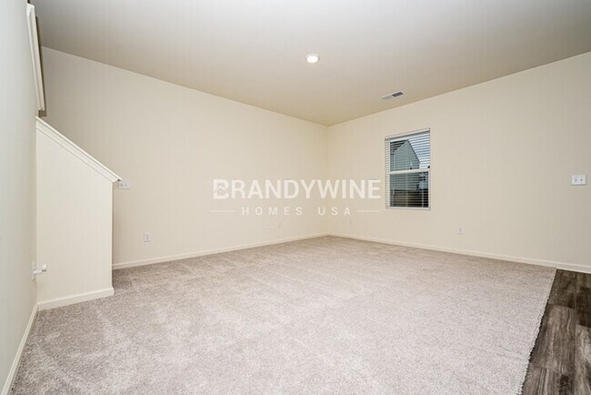 Foto del edificio - 7625 Saffron Ave