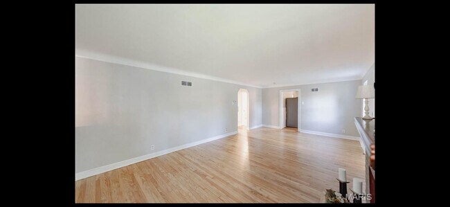 Building Photo - 3709 Eminence Blvd
