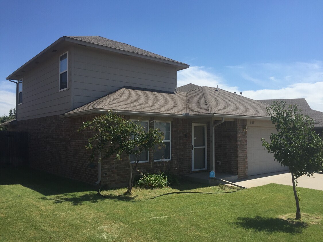 Foto principal - 11133 Southwest 5th Street