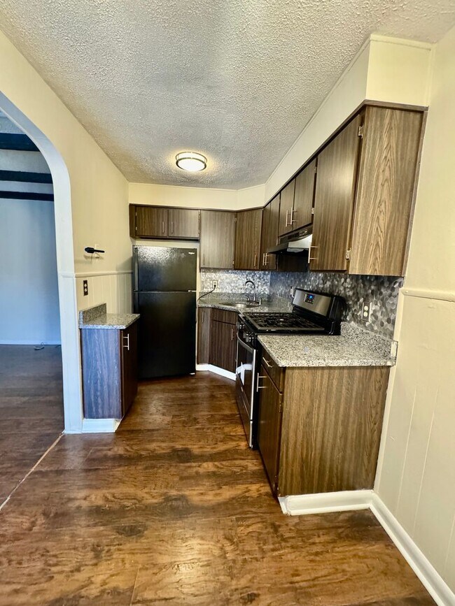 Foto del edificio - Charming 2-Bedroom Home in Southwest Phila...