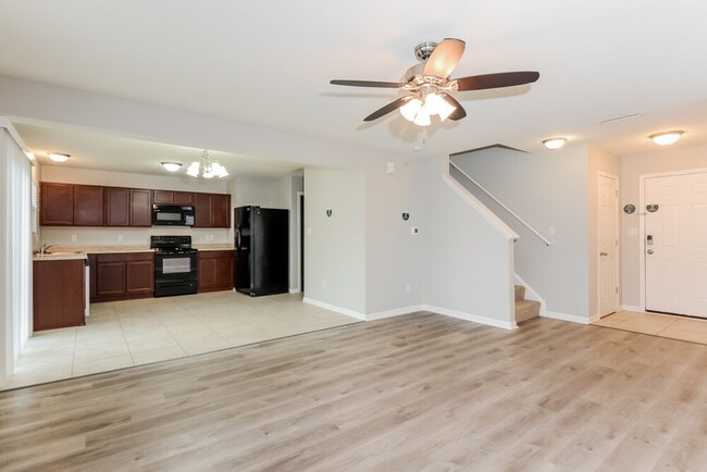 Building Photo - 8110 Grove Berry Dr