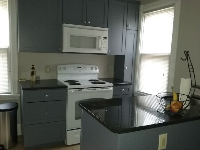 Cocina - 522 N Division St