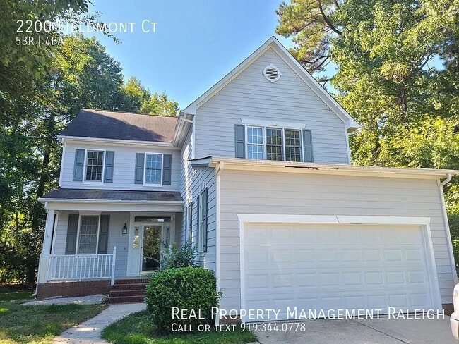 Building Photo - Room in House on Fieldmont Ct