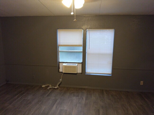 Foto del edificio - 15474 Mapletree Dr