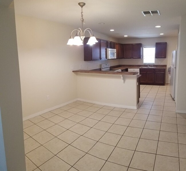 Building Photo - DIAMOND RIDGE VILLAS-10572 SE 67 CT