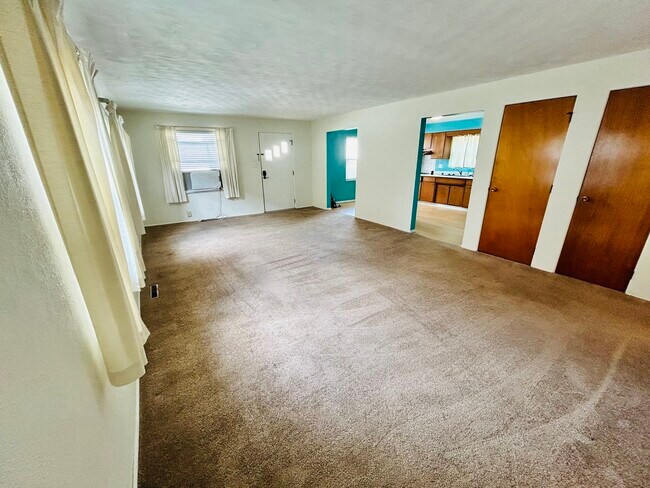 Gran sala de estar - 3131 Hassler St