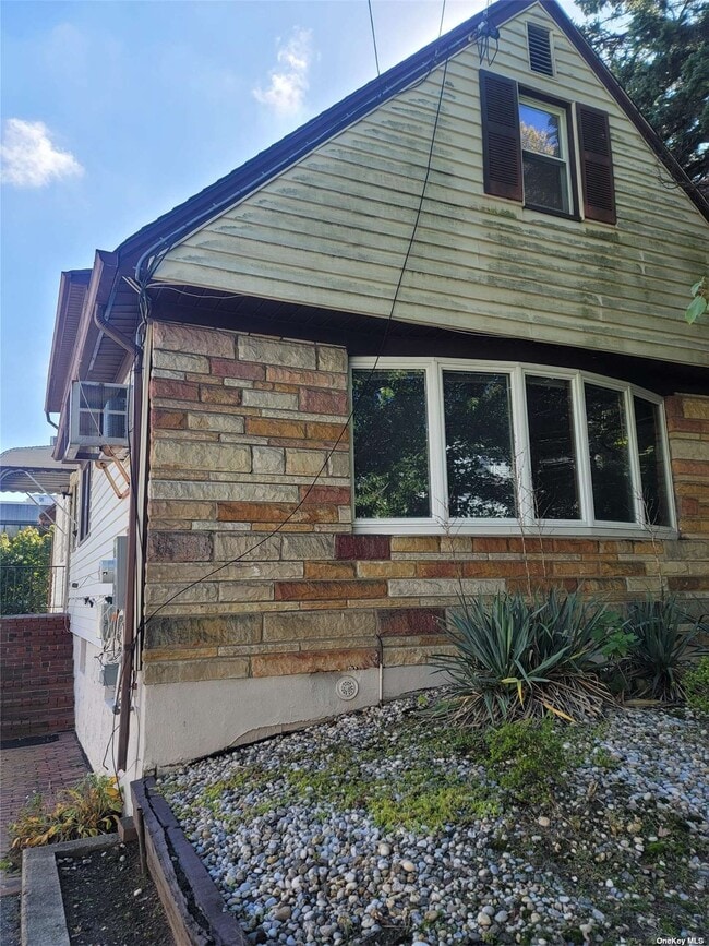 Building Photo - 268 Schenck Ave