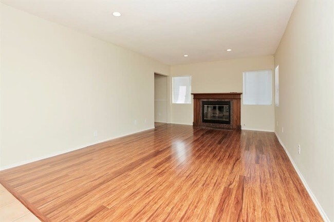 Building Photo - 12146 Ruchel St