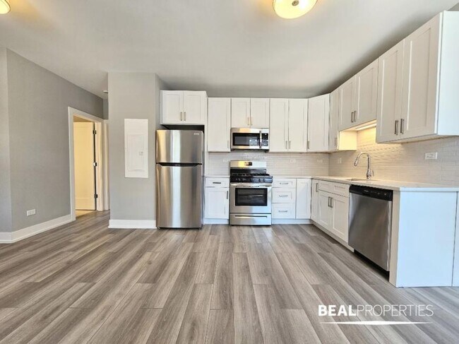 Building Photo - 1 bedroom in CHICAGO IL 60613