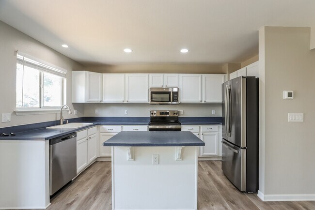 Foto del edificio - Spacious 3-Bedroom Home in Parker, CO