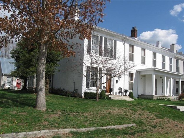 Building Photo - 110 Front St