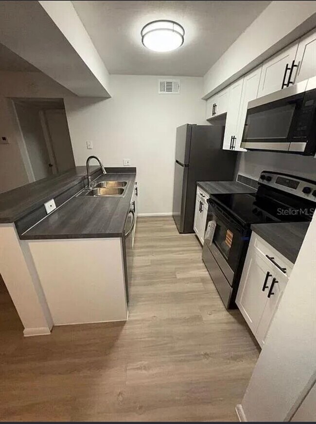 Building Photo - 5313 Summerlin Rd