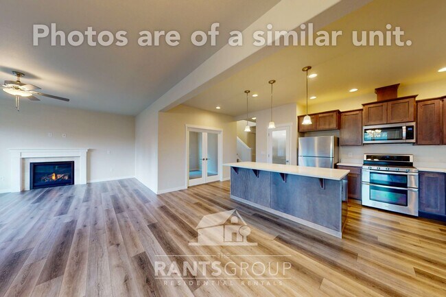 Foto del edificio - Built in 2023! Great Location!  Easy I5 Ac...