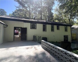 Building Photo - 2545 Plantation Dr