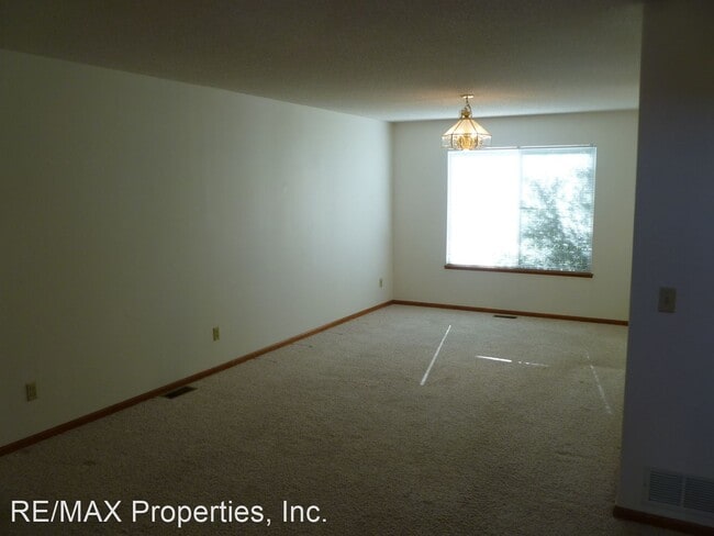 Building Photo - 4 br, 2.5 bath House - 2775 Lear Drive