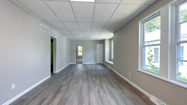 Foto del edificio - 808 E Main St