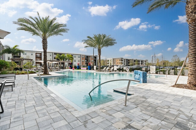 Pool - The Ellington at Oviedo Park