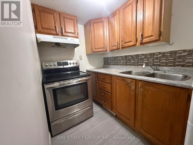 Building Photo - 5327 Landsborough Ave