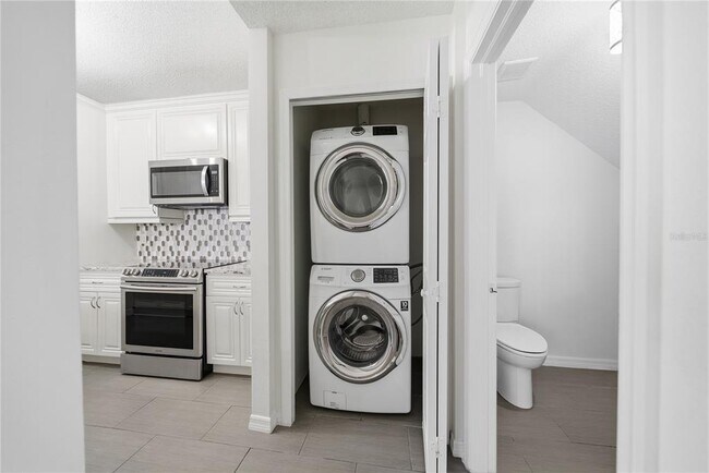 Foto del edificio - 18117 Paradise Point Dr