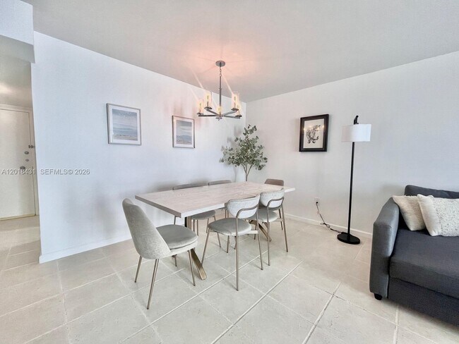 Building Photo - 5838 Collins Ave