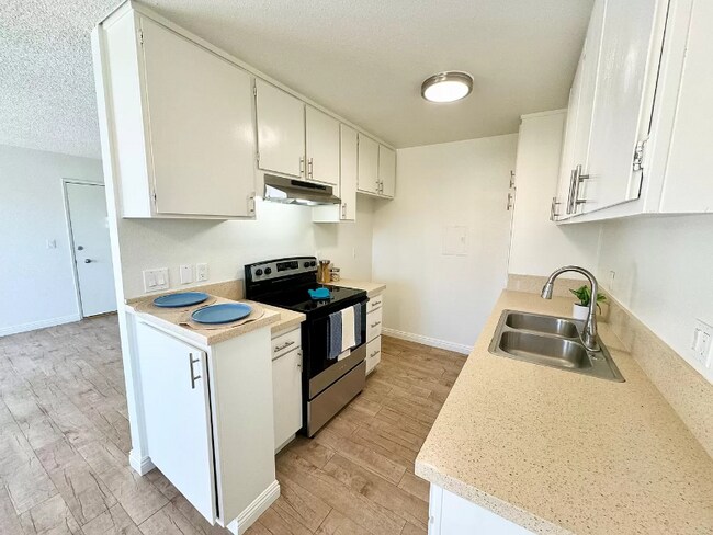 Building Photo - 8131 San Angelo Dr