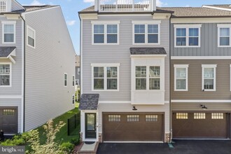 Building Photo - 1780 Cherry Birch St