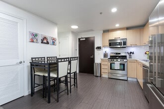 Building Photo - 1431 Pacific Hwy