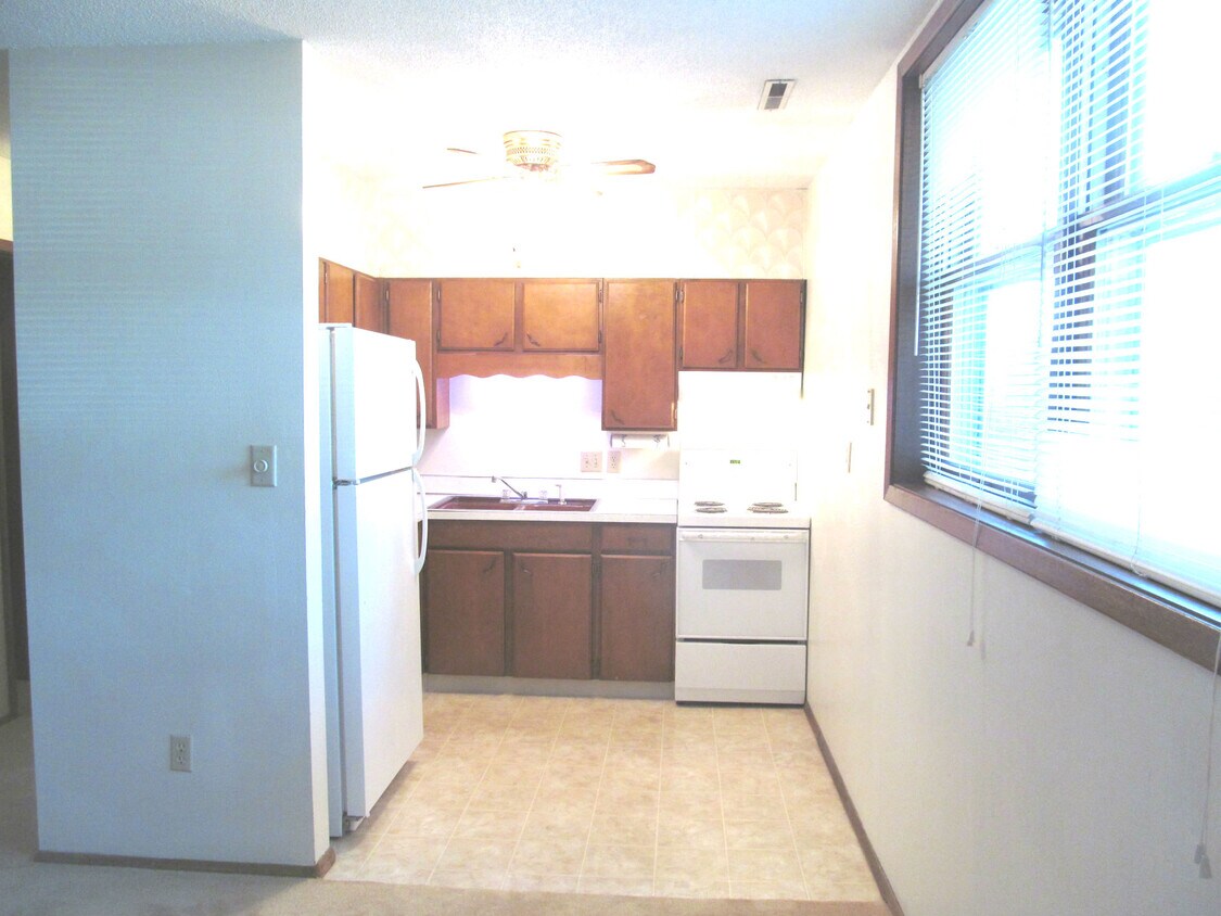 Primary Photo - 1165 Dixon Dr