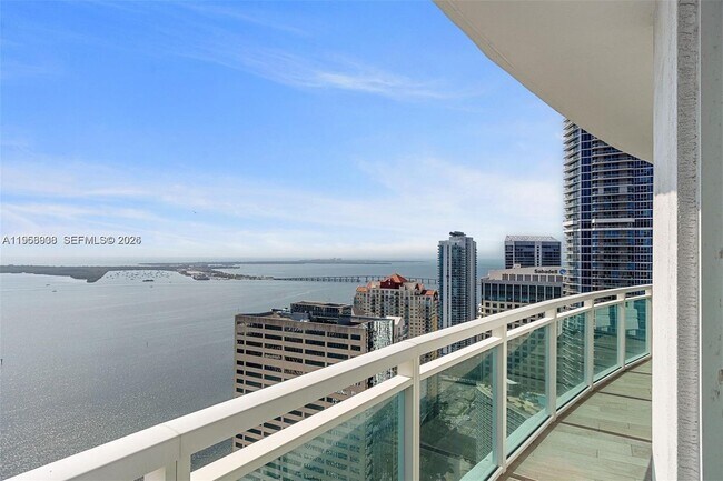 Foto del edificio - 950 Brickell Bay Dr
